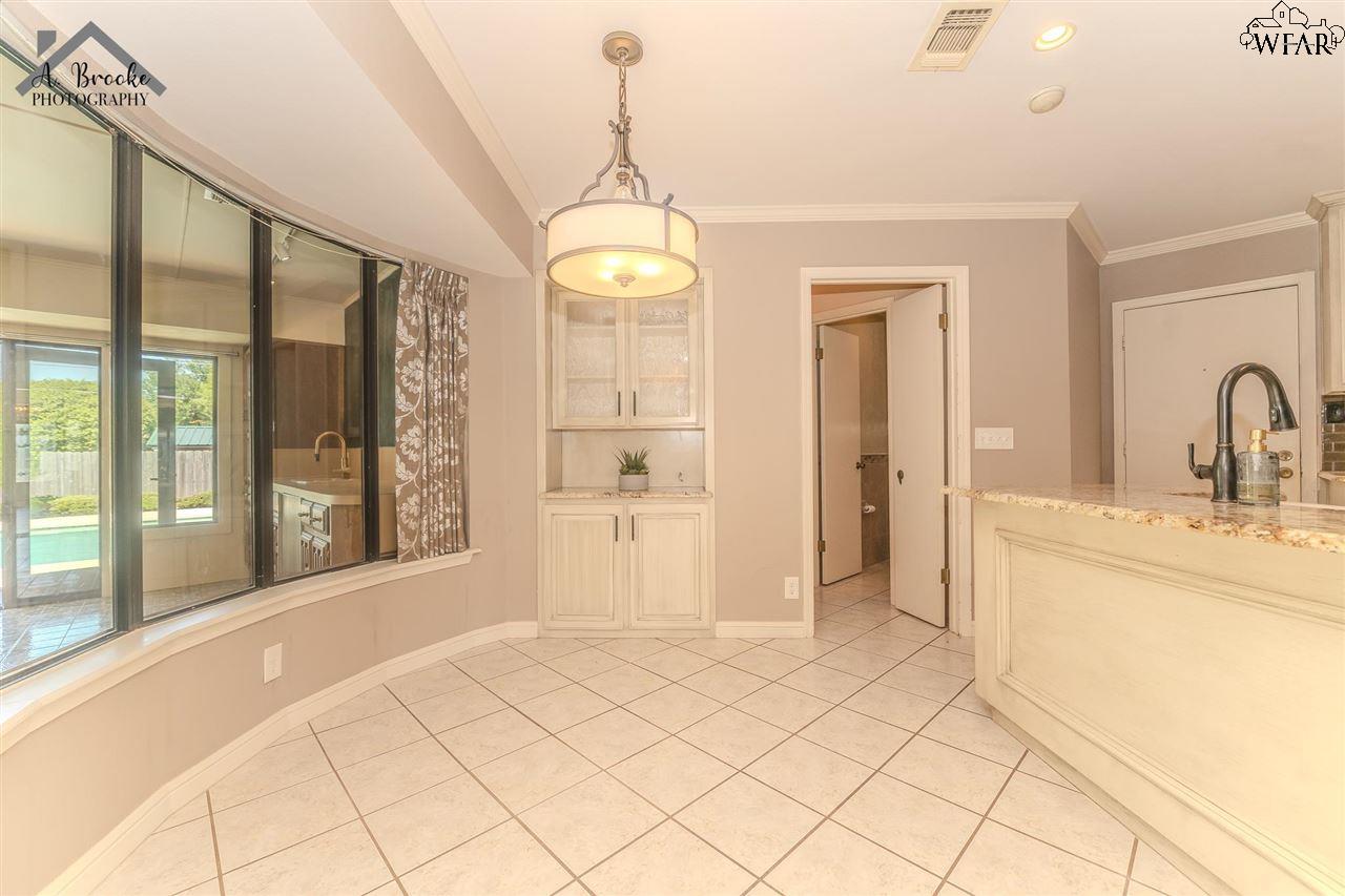 4500 Weeks Park Lane, Wichita Falls, Texas image 10