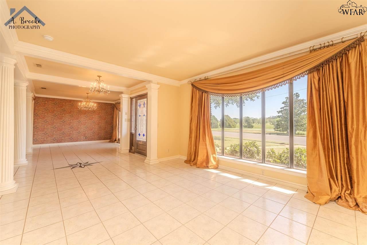4500 Weeks Park Lane, Wichita Falls, Texas image 12
