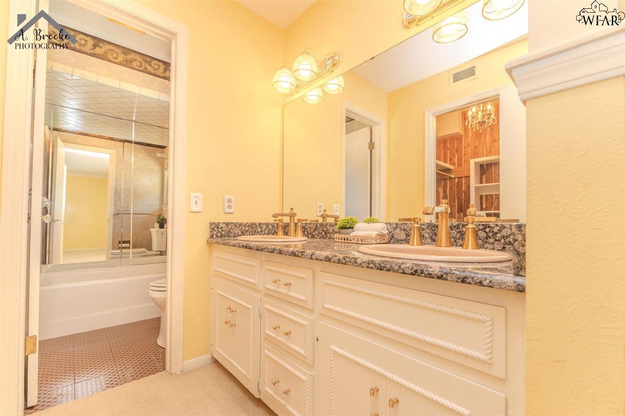 4500 Weeks Park Lane, Wichita Falls, Texas image 18