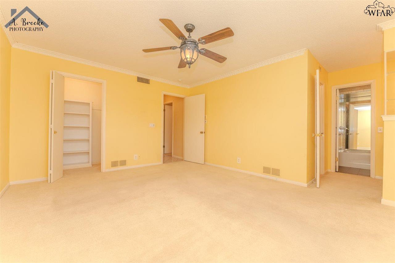 4500 Weeks Park Lane, Wichita Falls, Texas image 17