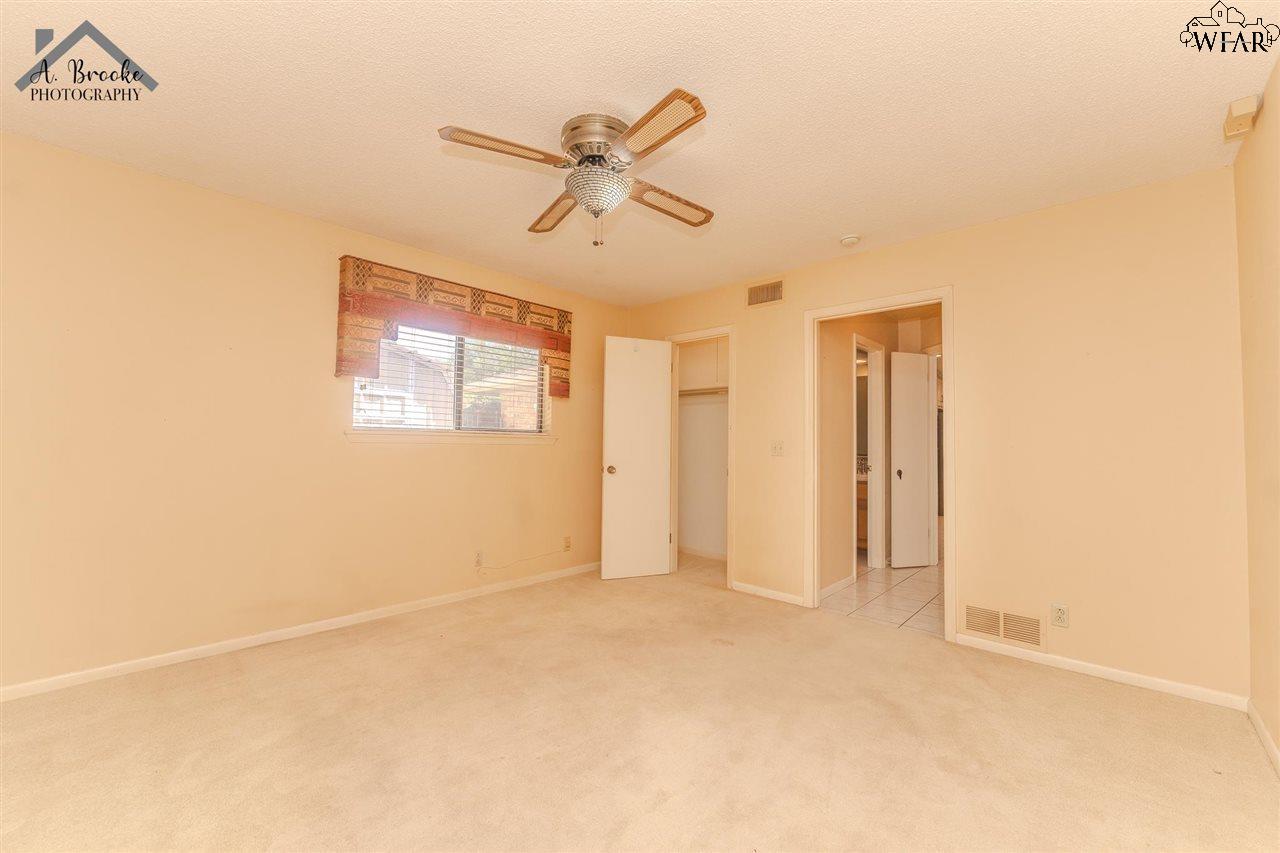 4500 Weeks Park Lane, Wichita Falls, Texas image 25