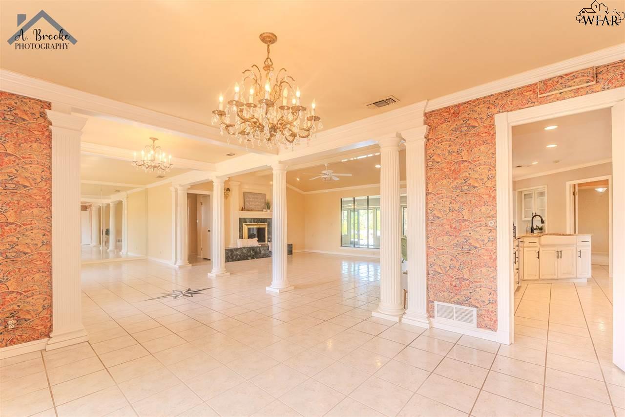 4500 Weeks Park Lane, Wichita Falls, Texas image 13
