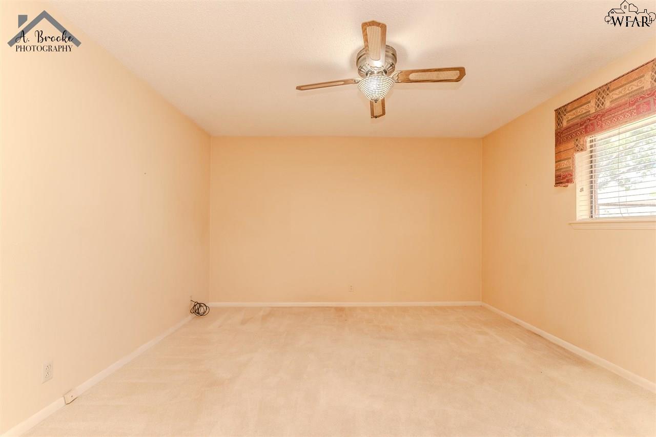 4500 Weeks Park Lane, Wichita Falls, Texas image 24