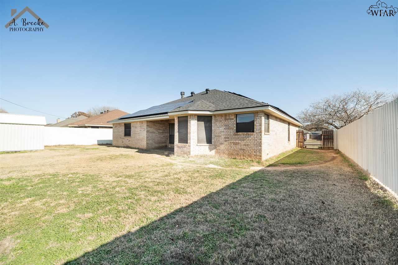 808 Sugarbush Lane, Burkburnett, Texas image 29