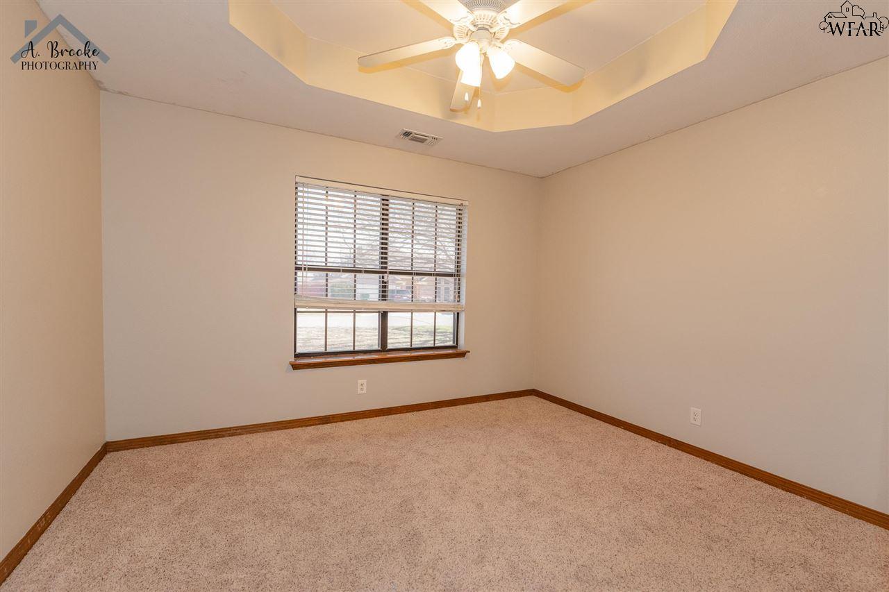 808 Sugarbush Lane, Burkburnett, Texas image 21