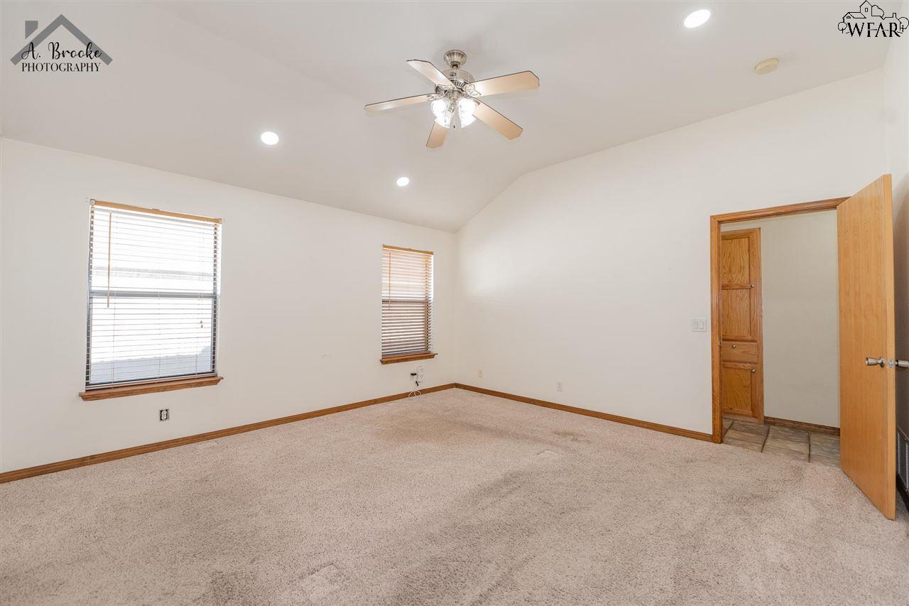 808 Sugarbush Lane, Burkburnett, Texas image 18