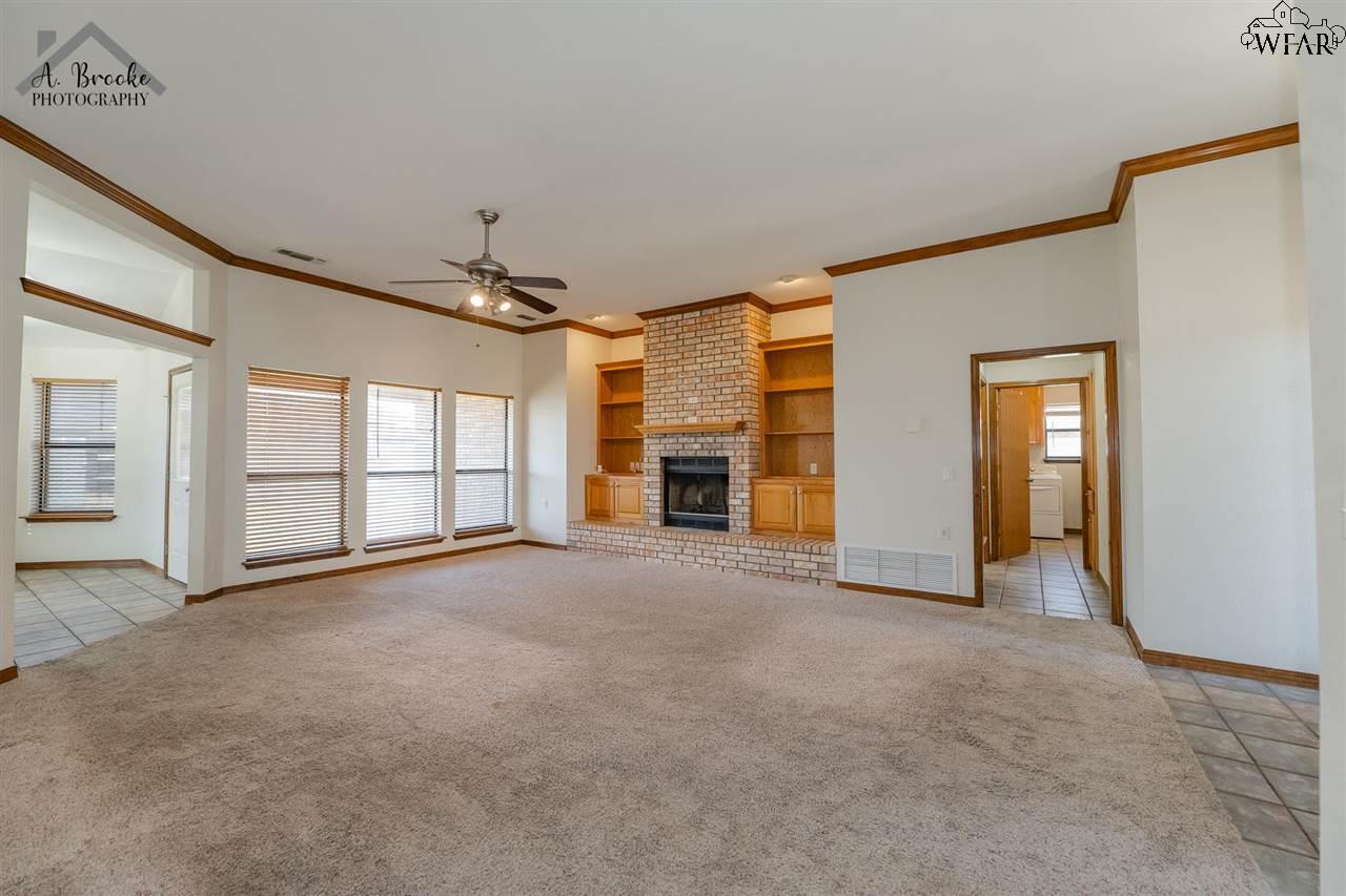 808 Sugarbush Lane, Burkburnett, Texas image 4