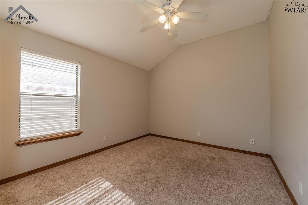 808 Sugarbush Lane, Burkburnett, Texas image 23