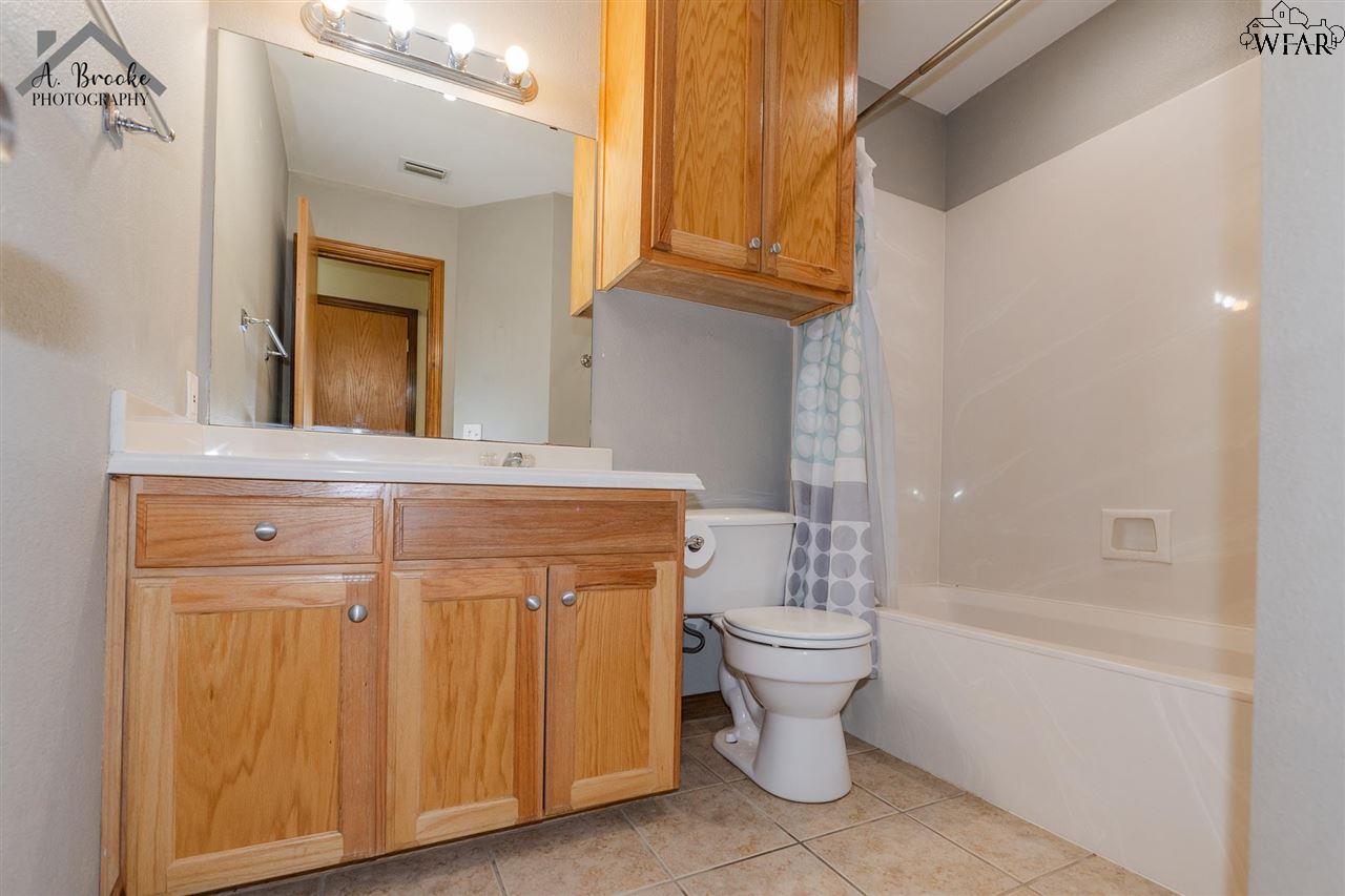 808 Sugarbush Lane, Burkburnett, Texas image 25