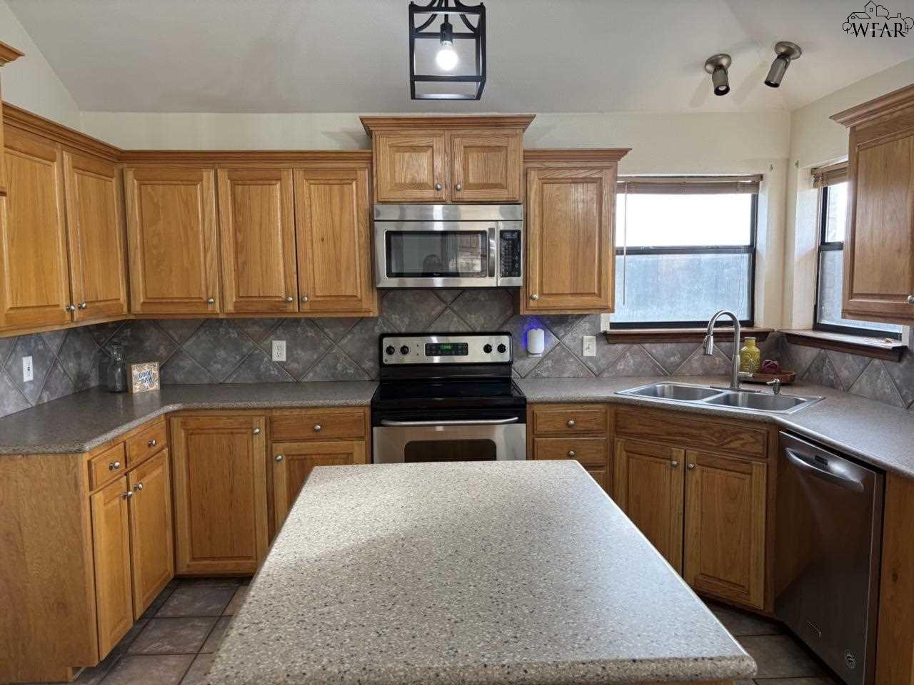 808 Sugarbush Lane, Burkburnett, Texas image 13
