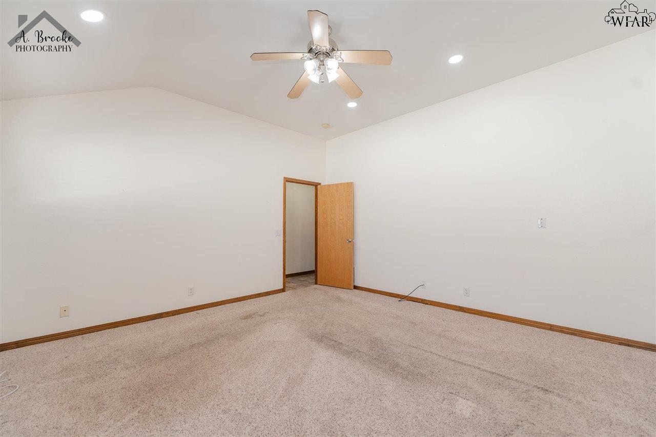 808 Sugarbush Lane, Burkburnett, Texas image 17