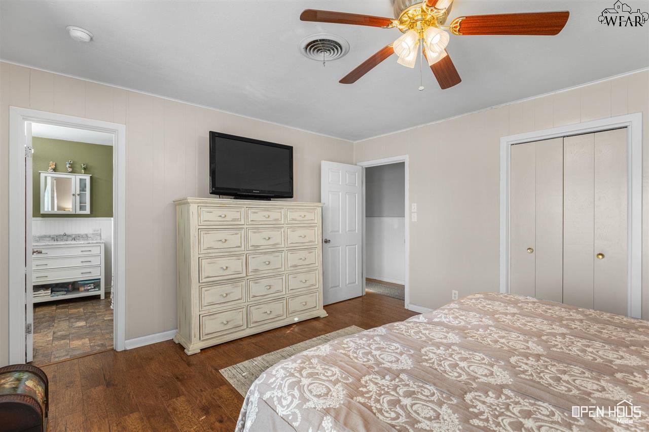 202 E South Street, Archer City, Texas image 14