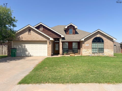 Homes For Sale - 1104 Heritage Road<br/> Wichita County, Burkburnett, TX 76354