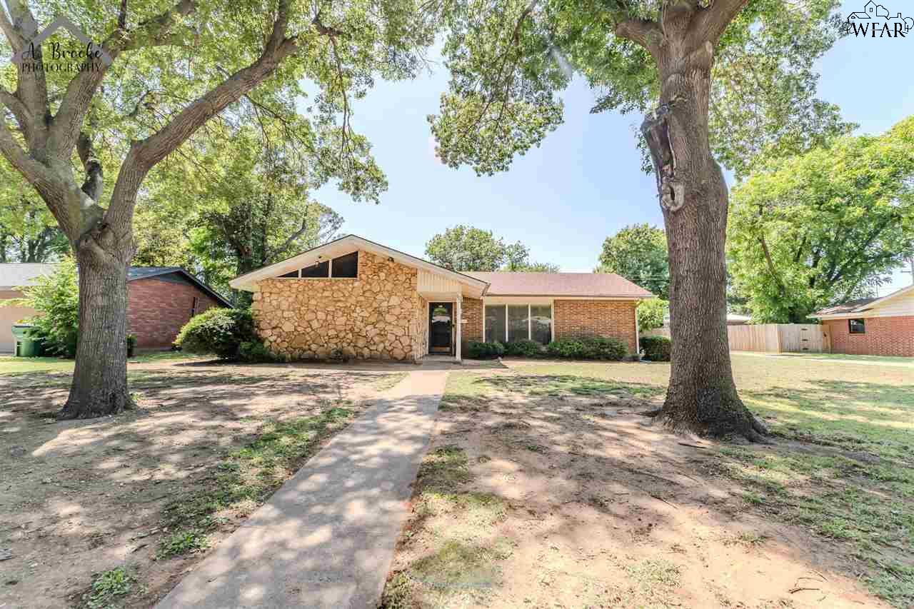 802 Aztec Drive, Burkburnett, Texas image 3