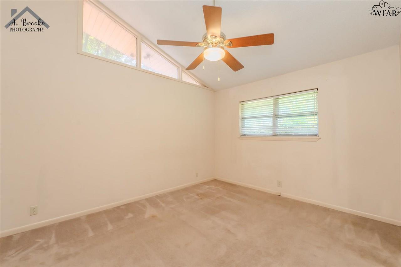 802 Aztec Drive, Burkburnett, Texas image 16
