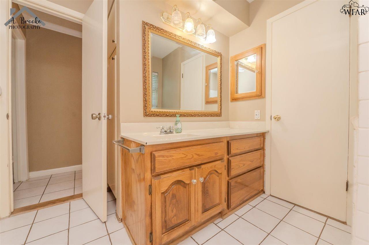802 Aztec Drive, Burkburnett, Texas image 19