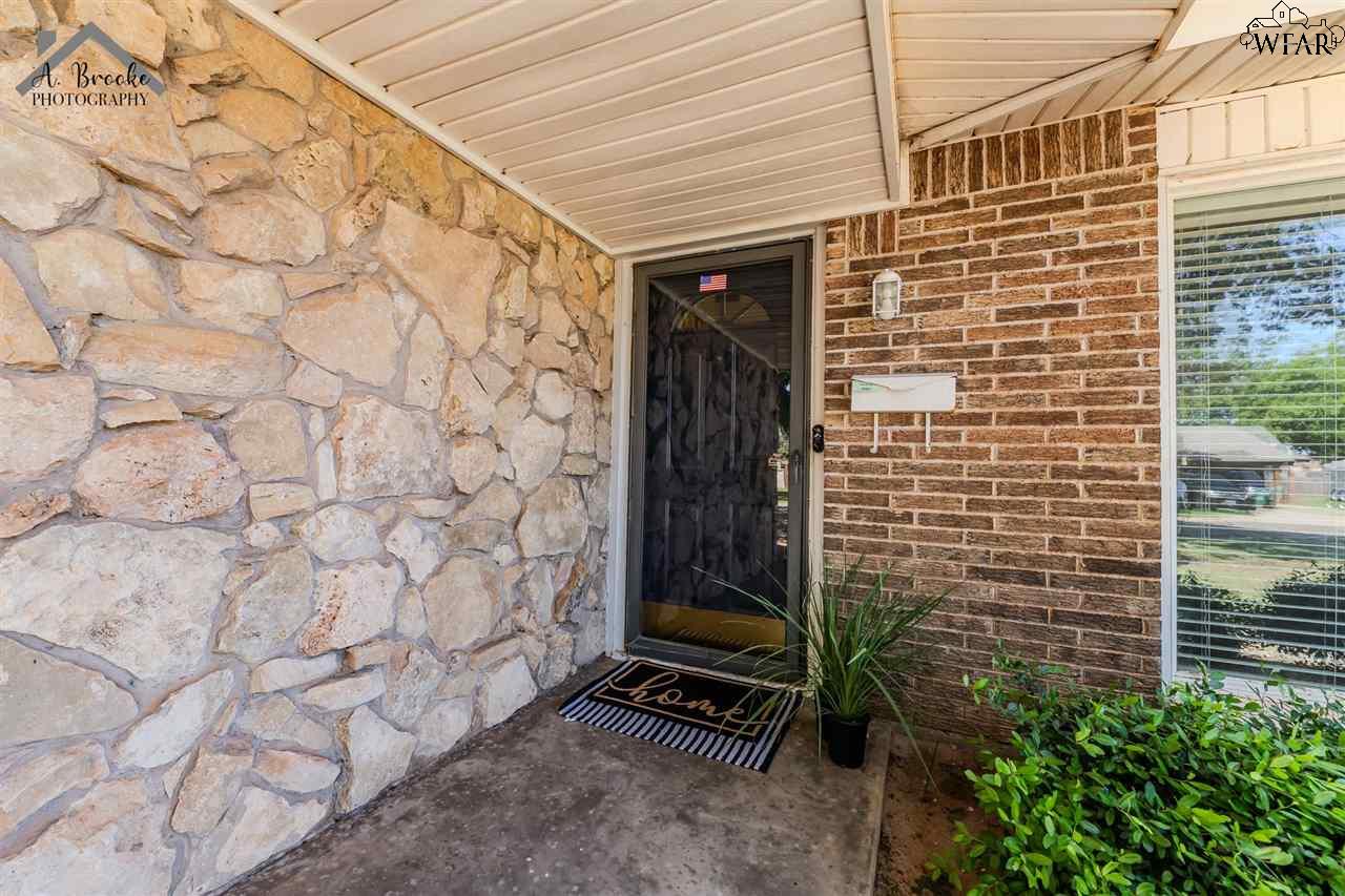 802 Aztec Drive, Burkburnett, Texas image 5