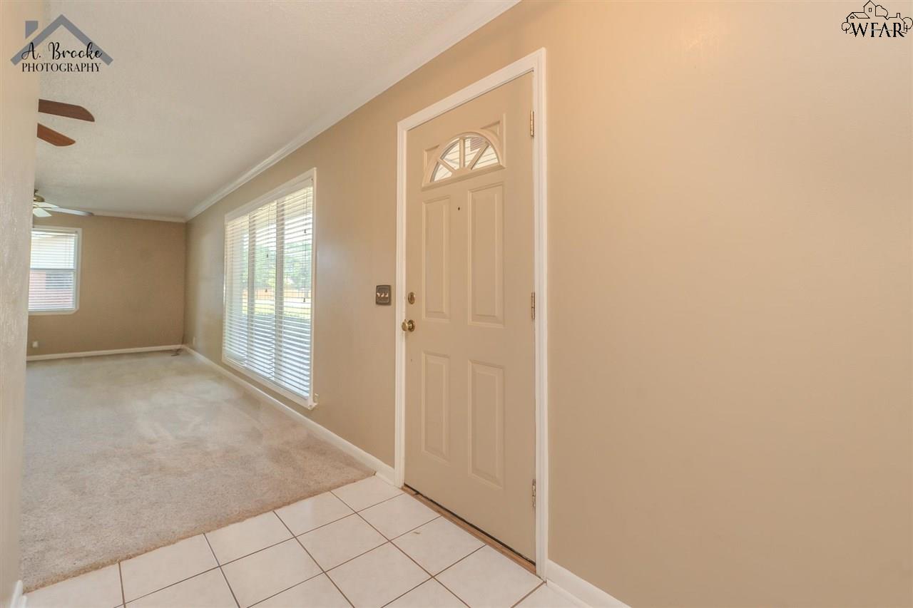 802 Aztec Drive, Burkburnett, Texas image 8