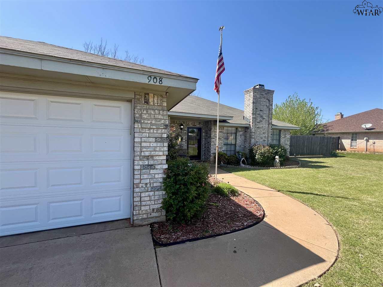 908 Sugarbush Lane, Burkburnett, Texas image 30
