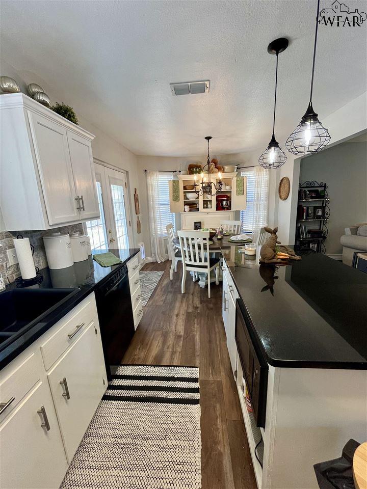 908 Sugarbush Lane, Burkburnett, Texas image 9