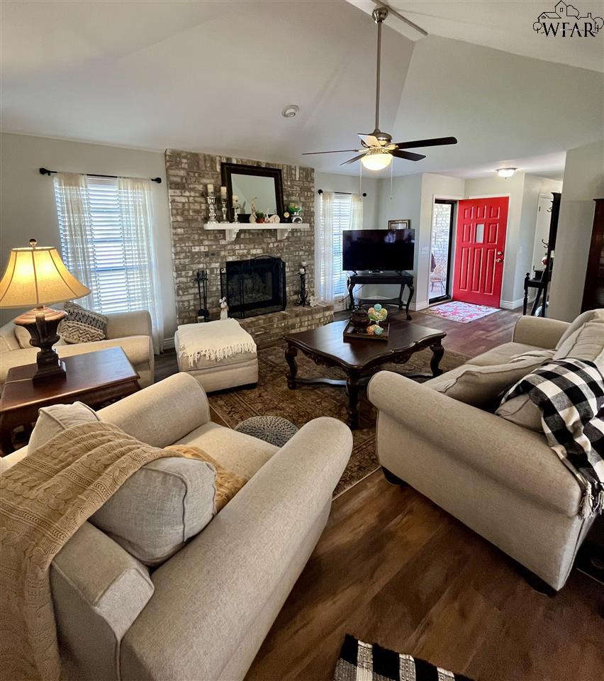 908 Sugarbush Lane, Burkburnett, Texas image 4