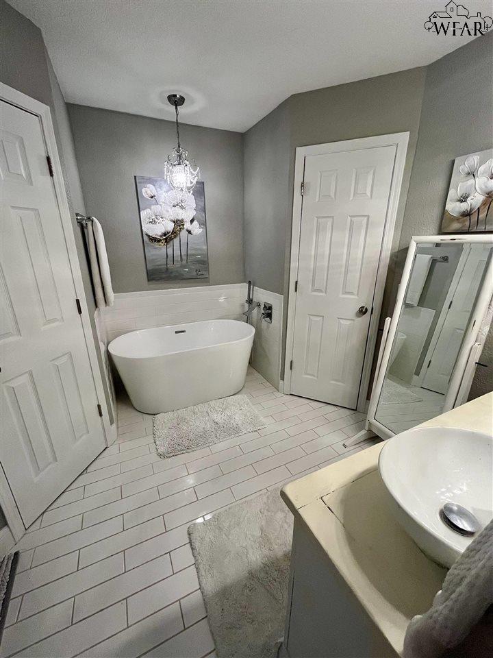 908 Sugarbush Lane, Burkburnett, Texas image 22