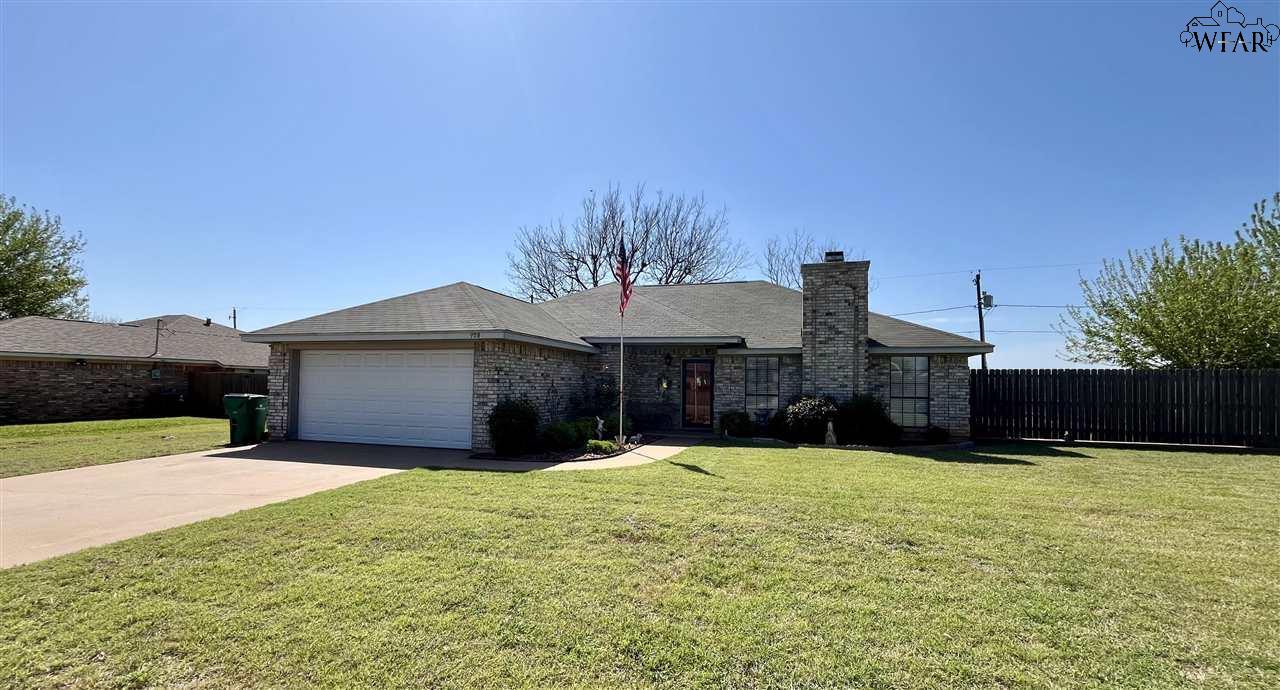 908 Sugarbush Lane, Burkburnett, Texas image 1
