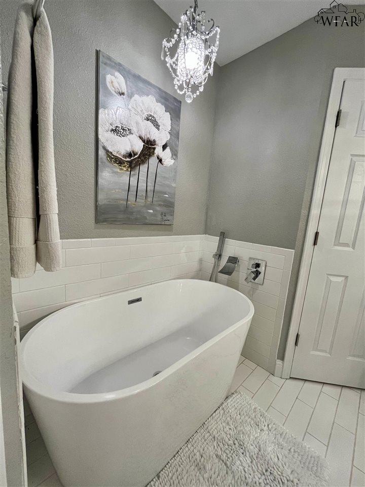 908 Sugarbush Lane, Burkburnett, Texas image 23