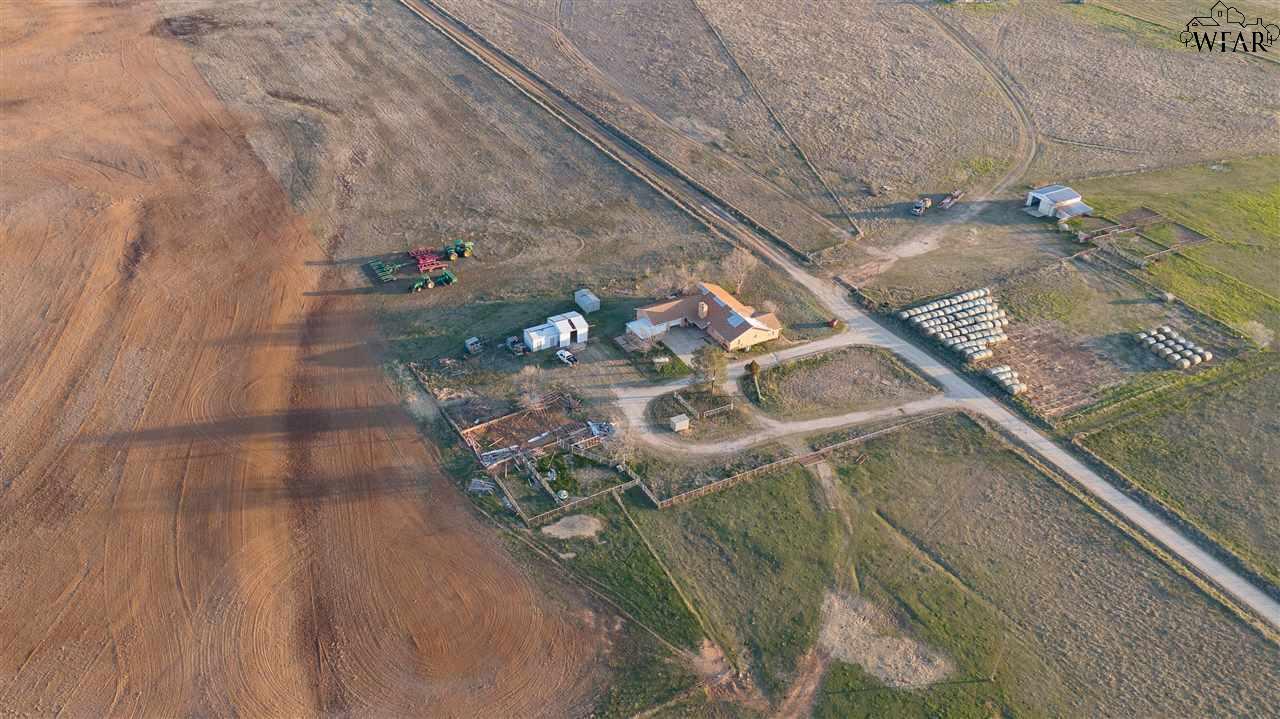 1942 Curly Road, Wichita Falls, Texas image 1