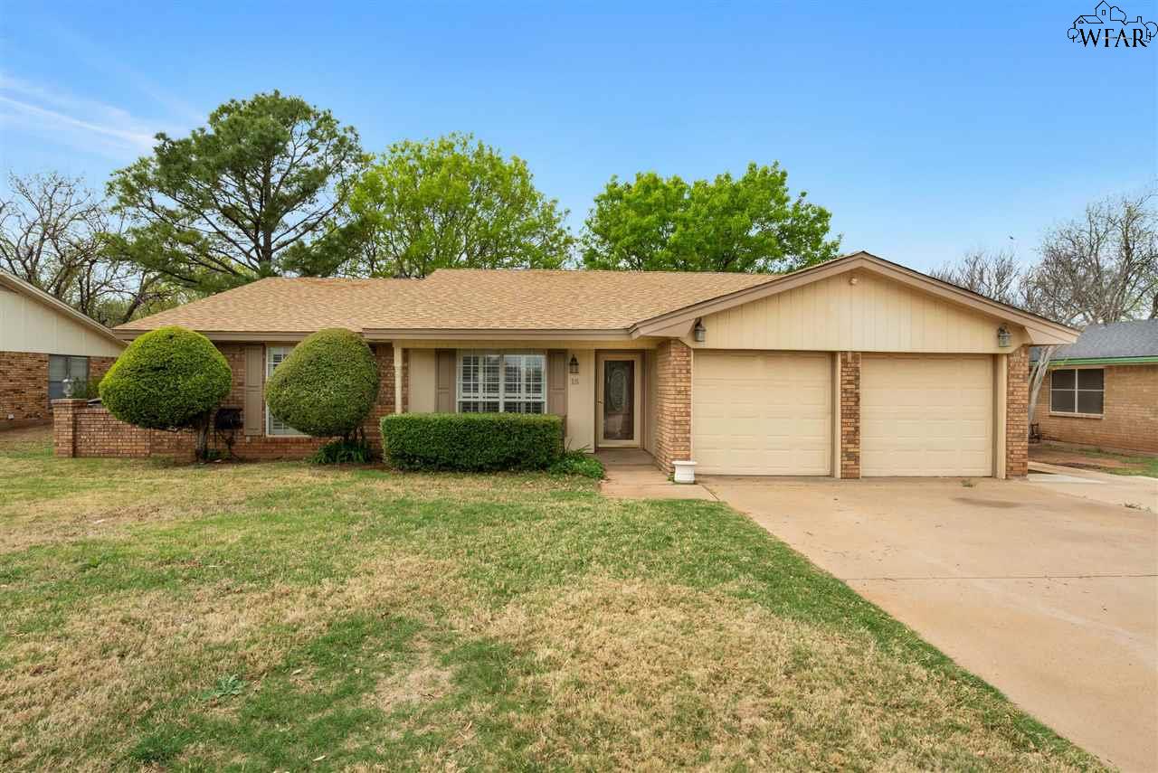 18 Surrey Circle, Iowa Park, Texas image 1