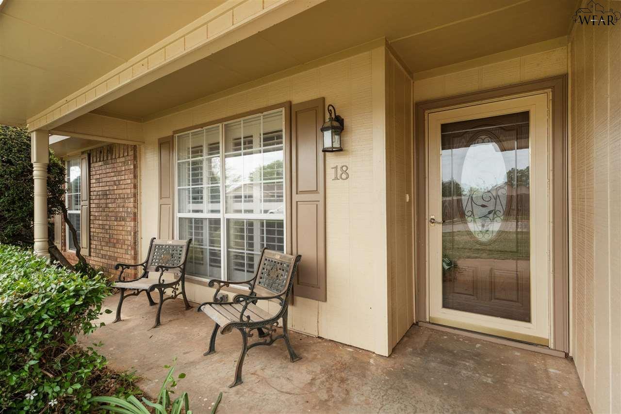 18 Surrey Circle, Iowa Park, Texas image 2