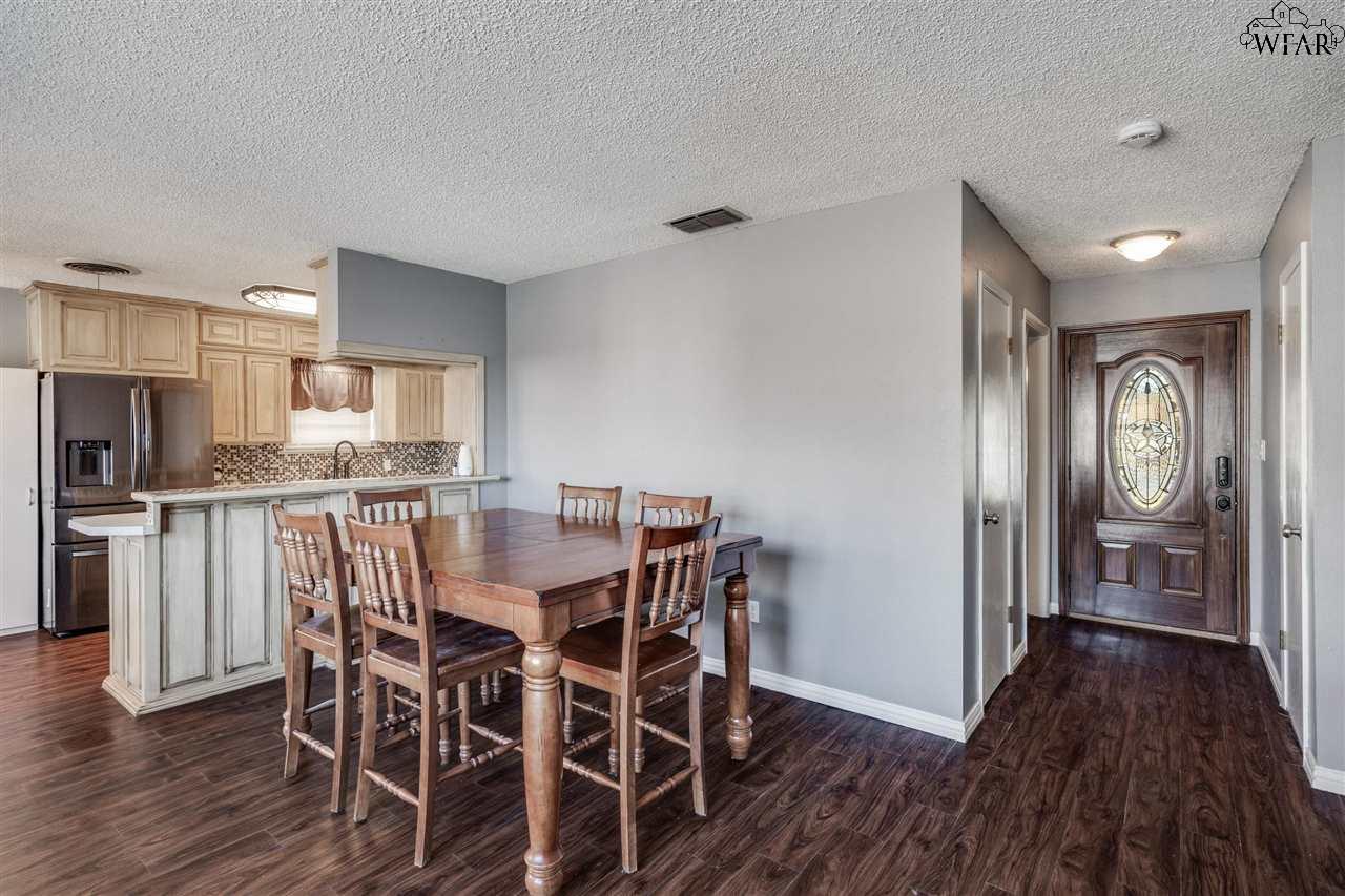 902 Dosia Street, Iowa Park, Texas image 11
