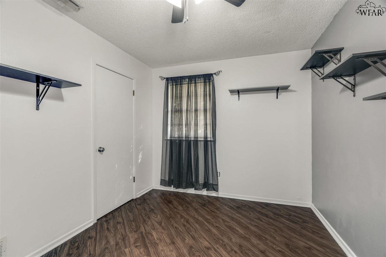 902 Dosia Street, Iowa Park, Texas image 15