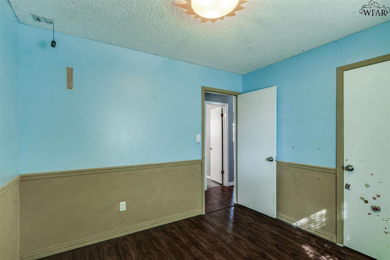 902 Dosia Street, Iowa Park, Texas image 22
