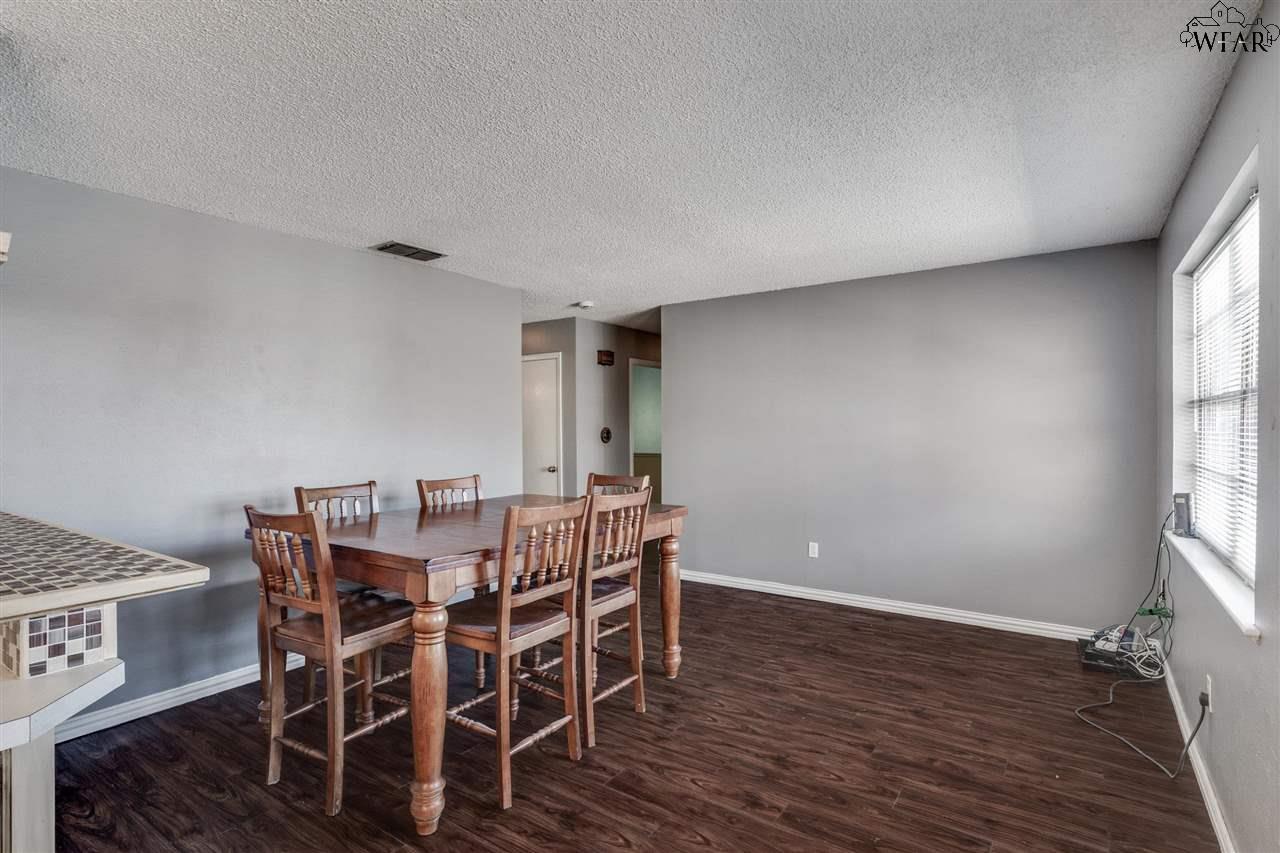 902 Dosia Street, Iowa Park, Texas image 10