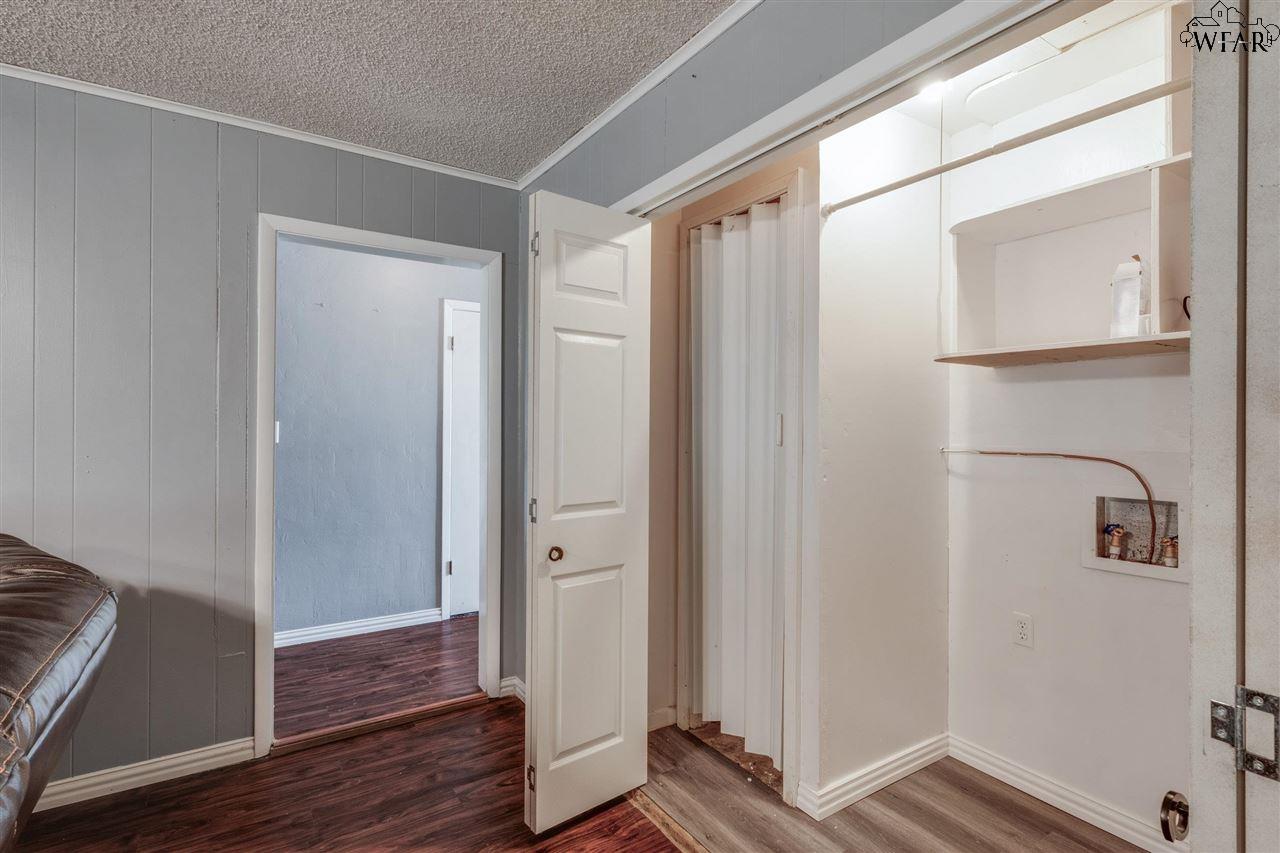 902 Dosia Street, Iowa Park, Texas image 17