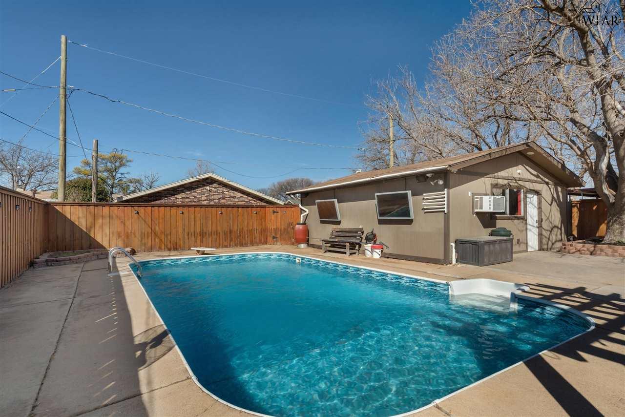 902 Dosia Street, Iowa Park, Texas image 26