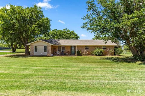 Homes For Sale - 180 Newsom Road<br/> Wichita Falls, TX 76310