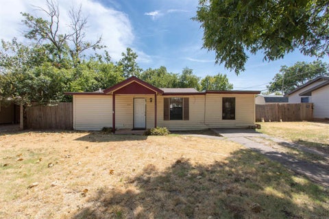 Homes For Sale - 2925 Featherston Avenue<br/> Wichita Falls, TX 76308