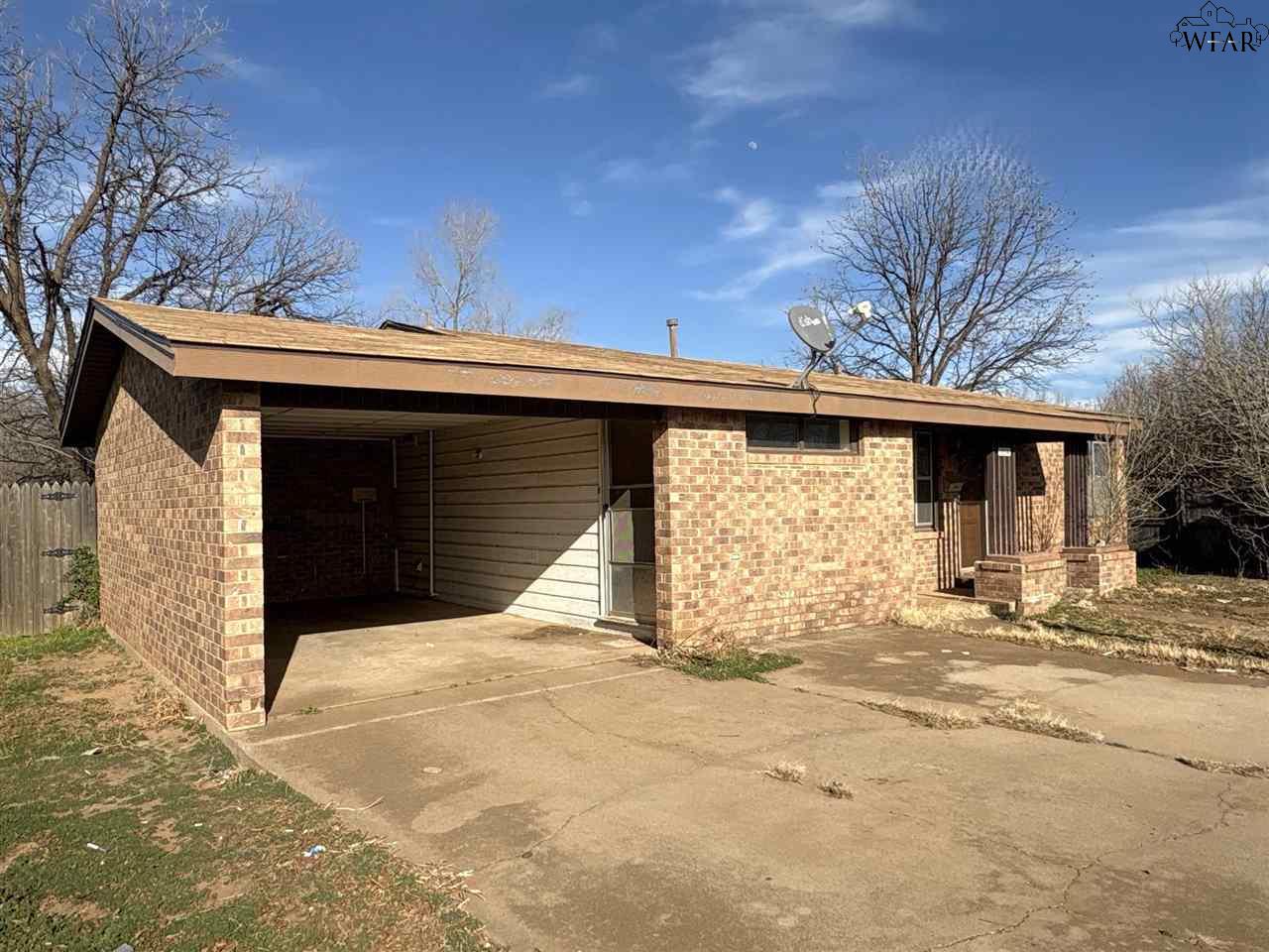 1204 NW Avenue H, Childress, Texas image 2