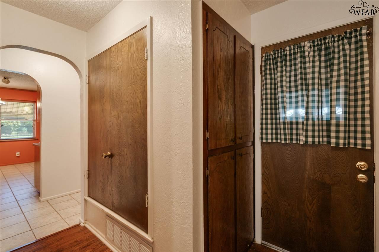 901 Dosia Drive, Iowa Park, Texas image 24