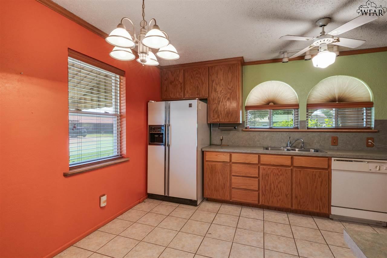 901 Dosia Drive, Iowa Park, Texas image 14