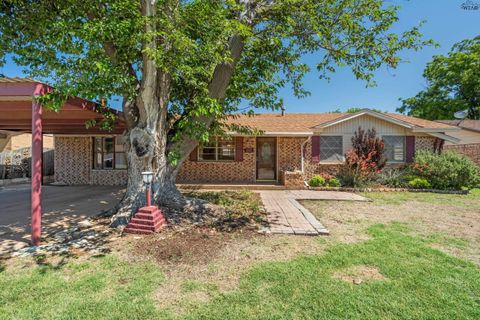 Homes For Sale - 612 W Rebecca Avenue<br/> Wichita County, Iowa Park, TX 76367