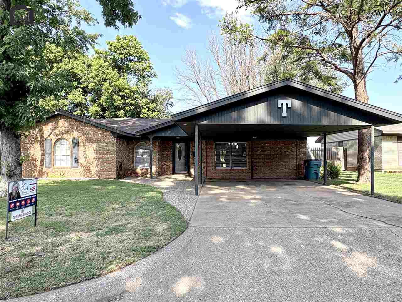 725 Gayle Street, Burkburnett, Texas image 1