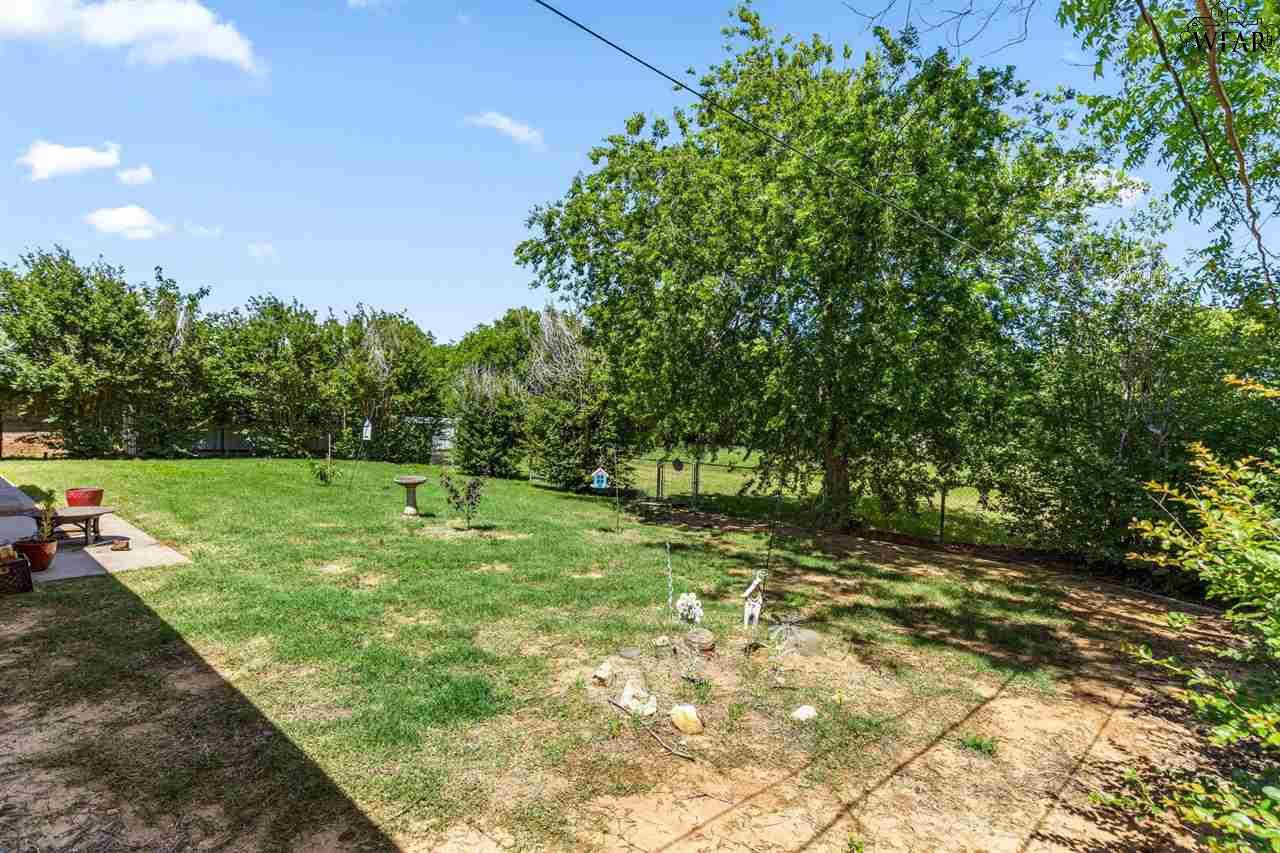 912 S Oak Street, Archer City, Texas image 30