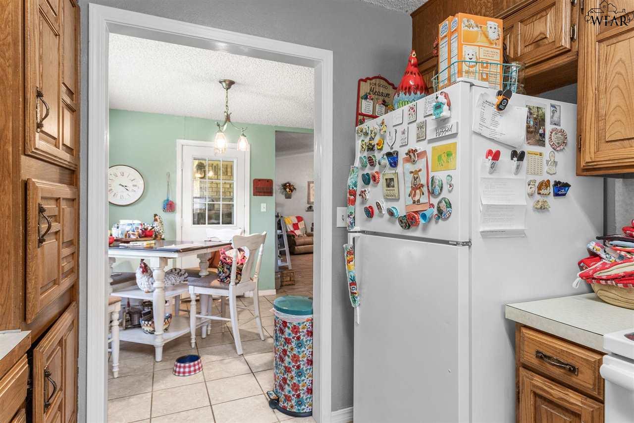 912 S Oak Street, Archer City, Texas image 15