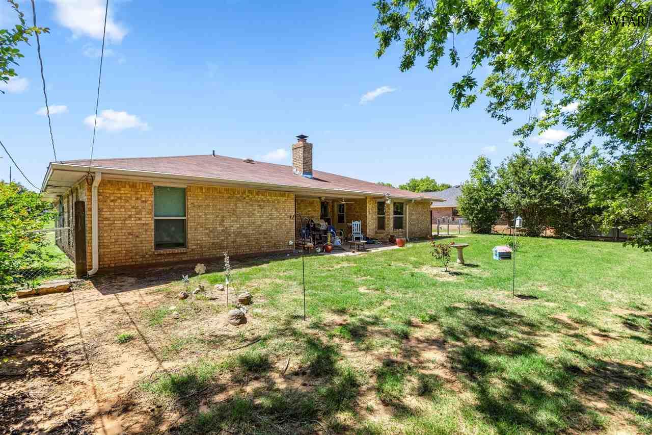 912 S Oak Street, Archer City, Texas image 29