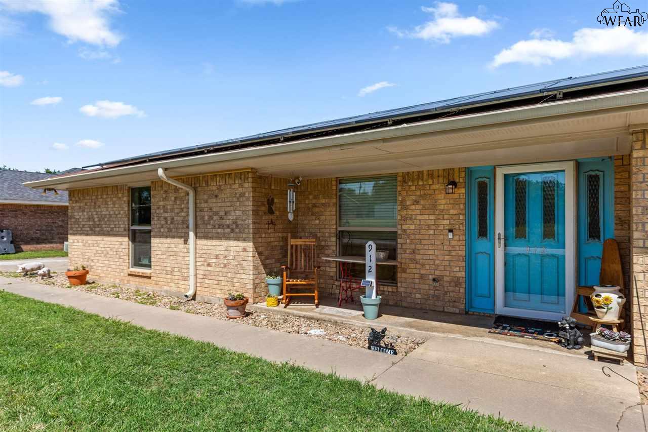 912 S Oak Street, Archer City, Texas image 4