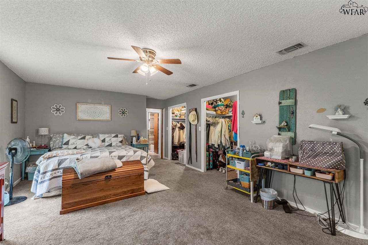 912 S Oak Street, Archer City, Texas image 18