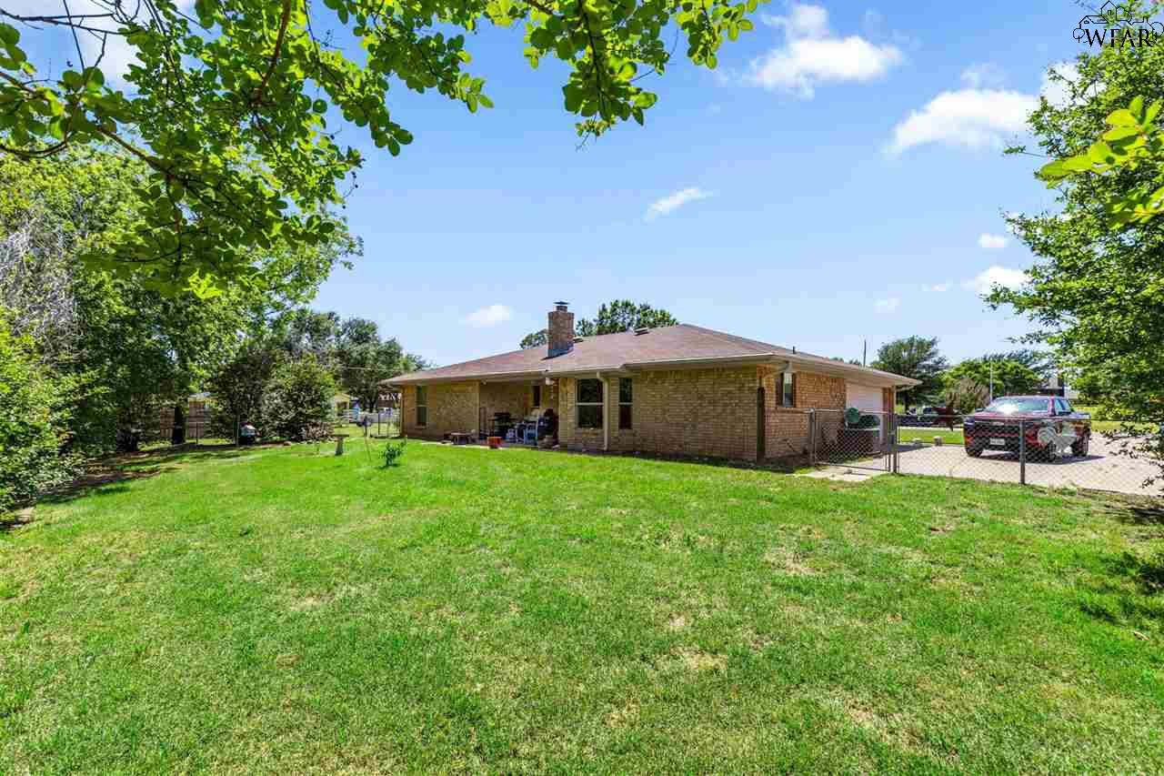 912 S Oak Street, Archer City, Texas image 27